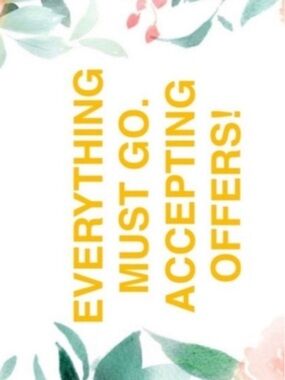 Yellow 'Everything Must Go' Graphic Sign